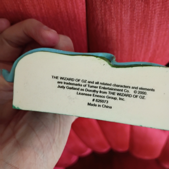 Dorothy Figurine with Toto on Rainbow - Picture 2 of 6